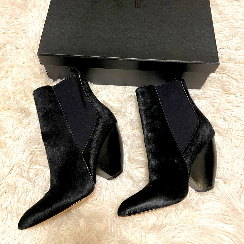 Gorgeous Aska pony hair boots